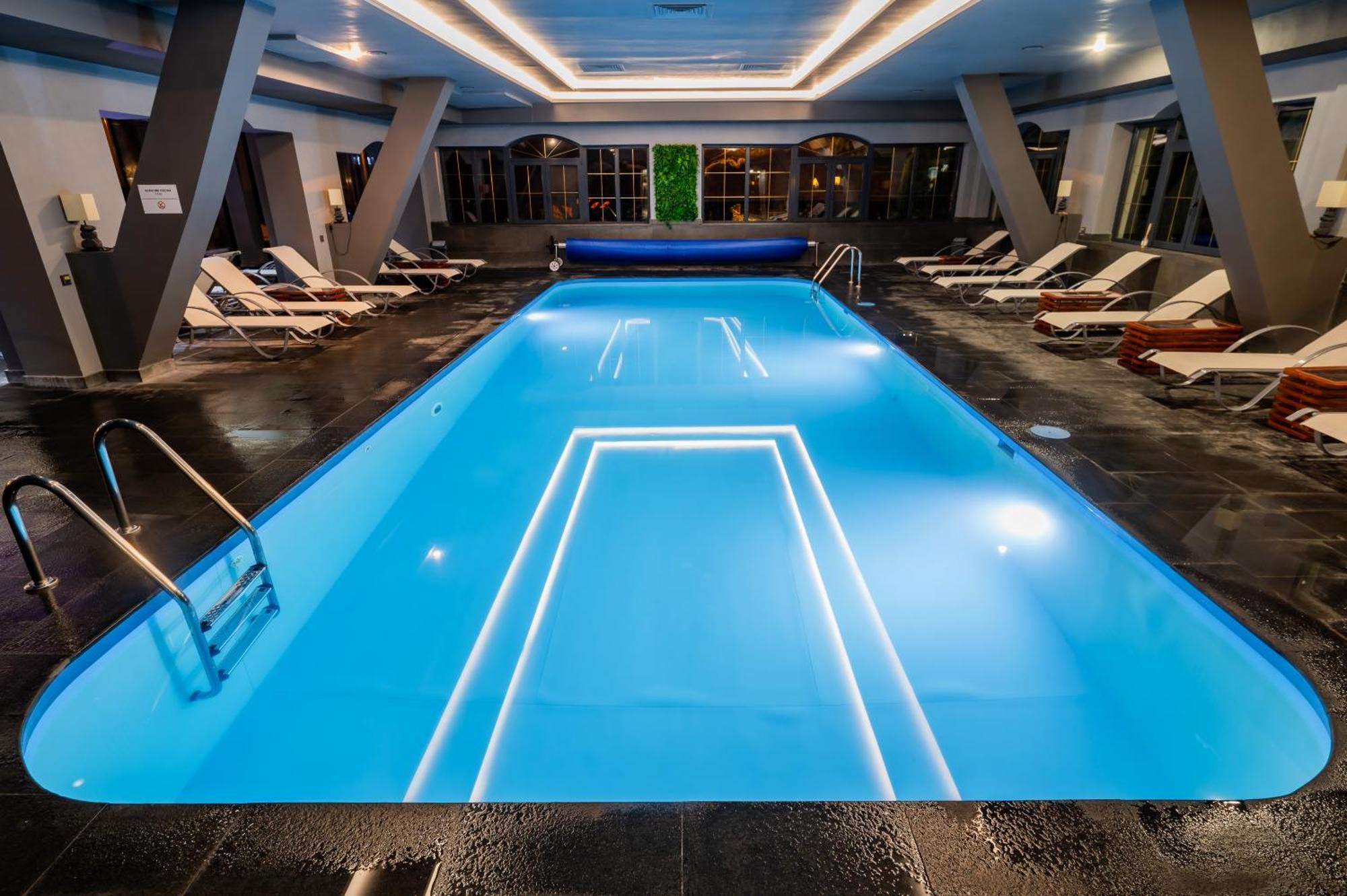 Q Resort&Spa Săcele Exterior foto